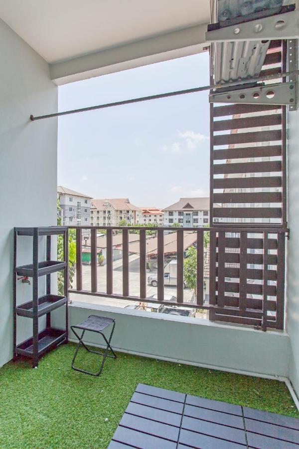 Cozzi By Grand Airport छात्रावास